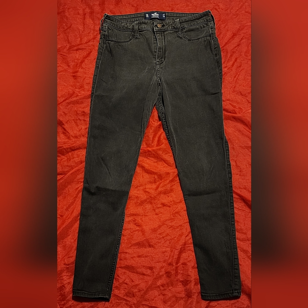 Hollister size 13 L